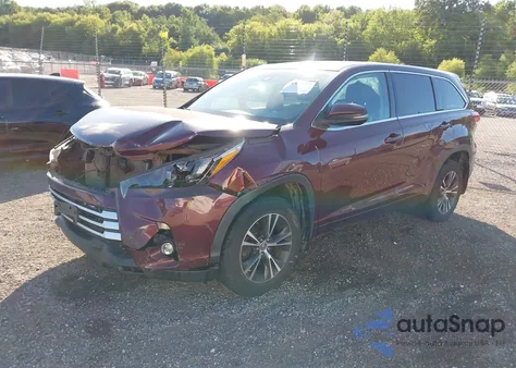 2018 Toyota Highlander Le Plus z USA, uszkodzony, nr VIN 5TDBZRFH9JS835657